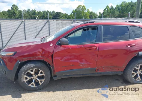 2015 Jeep Cherokee Trailhawk from USA, damaged, VIN 1C4PJMBS6FW746444